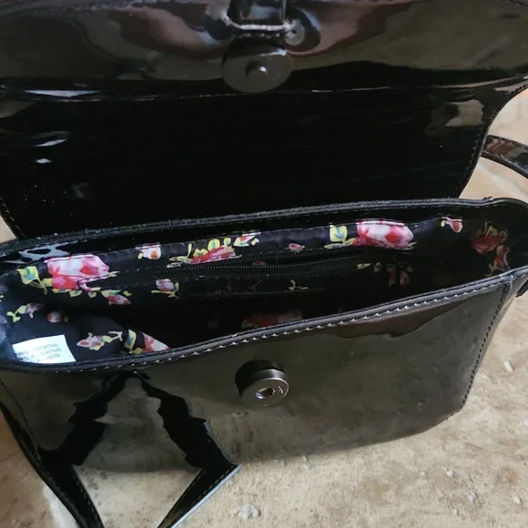 Betsy Johnson Black Crossbody Bag - Picture 10 of 16